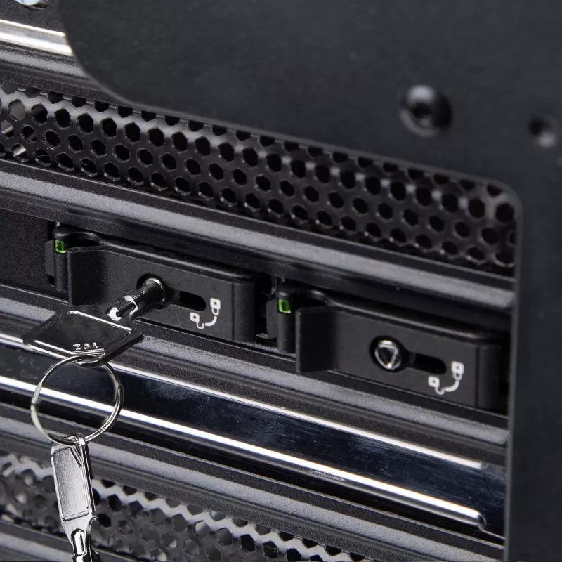 StarTech.com kahe pesaga M.2 NVMe SSD PCIe x8 eemaldatav mobiilne raam; vajalik PCIe bifurkatsioon; tööriistavaba paigaldus, PCIe taustplaat kahe kuuma vahetusega kettapesaga