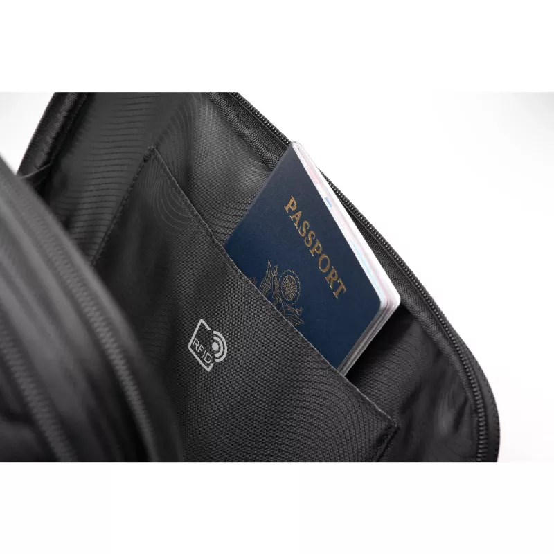Kensington Contour 2.0 Pro Overnight Laptop Spinner – 17 tolli