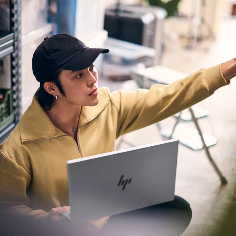 HP Pavilion Plus 14-ew1006na Intel Core Ultra 5 125H sülearvuti 35,6 cm (14 tolli) WQXGA 16 GB LPDDR5x-SDRAM 512 GB SSD Wi-Fi 6E (802.11ax) Windows 11 Home AI-arvuti hõbedane (taastatud toode)