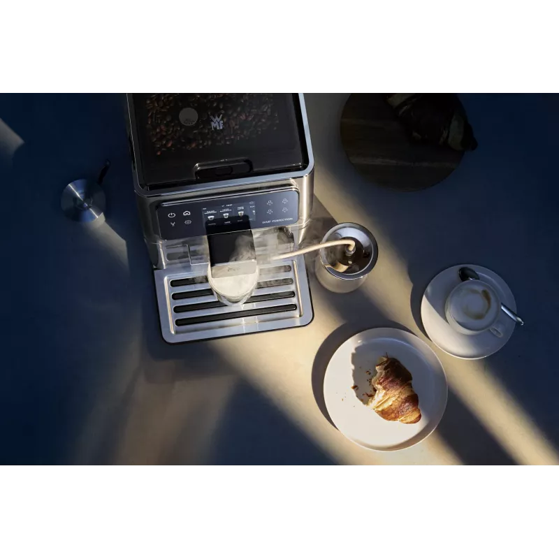 WMF Perfection CP812D täisautomaatne espressomasin 3 L