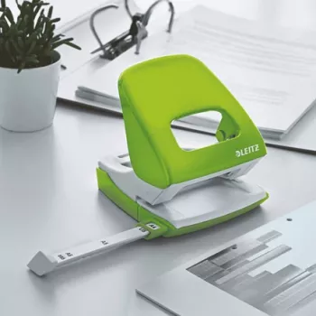 Leitz auguraud WOW 5008 metallist 2 auguga / 30 lehte, 30 lehte, roheline, metall, plastik, 8 cm, 5,5 mm, A4, A5, A6, Foolio, US-Quart, 8 x 8 x 8 cm