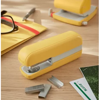 Leitz Cosy klammerdaja 30 lehte, 30 lehte, kollane, standardne klambrisulg, 24/6, metall, plast, 80 g/m²