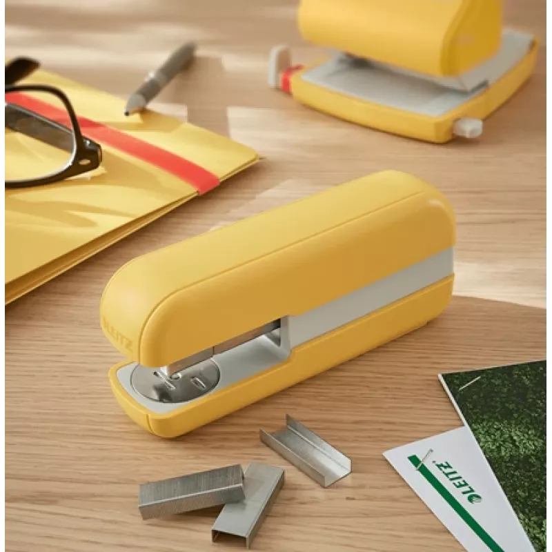 Leitz Cosy klammerdaja 30 lehte, 30 lehte, kollane, standardne klambrisulg, 24/6, metall, plast, 80 g/m²
