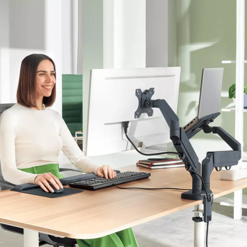 Leitz Ergo ruumisäästlik topeltmonitori ja sülearvuti käsi, klamber/läbiviigukinnitus, 18 kg, 43,2 cm (17 tolli), 81,3 cm (32 tolli), 100 x 100 mm, tumehall