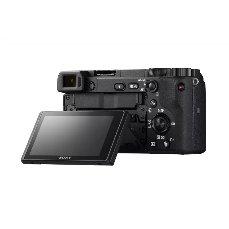 Sony α 6400 + SEL18135 MILC 24,2 MP CMOS 6000 x 4000 pikslit must