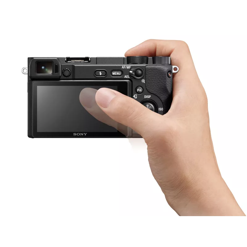 Sony α 6400 + SEL18135 MILC 24,2 MP CMOS 6000 x 4000 pikslit must