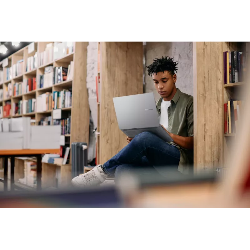 ASUS Vivobook 14 M1407GA-LY012W Copilot+ PC AMD Ryzen™ AI 7 445 sülearvuti 35,6 cm (14 tolli) WUXGA 16 GB DDR5-SDRAM 512 GB SSD Wi-Fi 6 (802.11ax) Windows 11 Home Dutch Silver