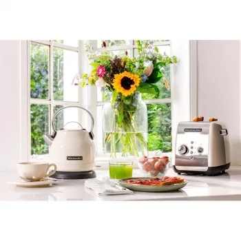 KitchenAid 5KEK1222EAC elektriline veekeetja 1,25 L 2200 W Must, Kreem, Roostevaba teras
