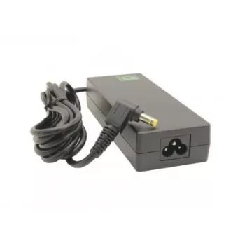 Fujitsu FUJ:CP531926-XX toiteadapter/muundur Must