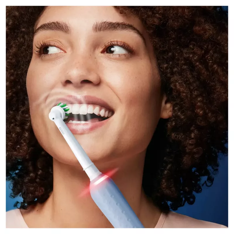 Oral-B Pro 3 3000 Cross täiskasvanute pöörlev-võnkuv hambahari sinine