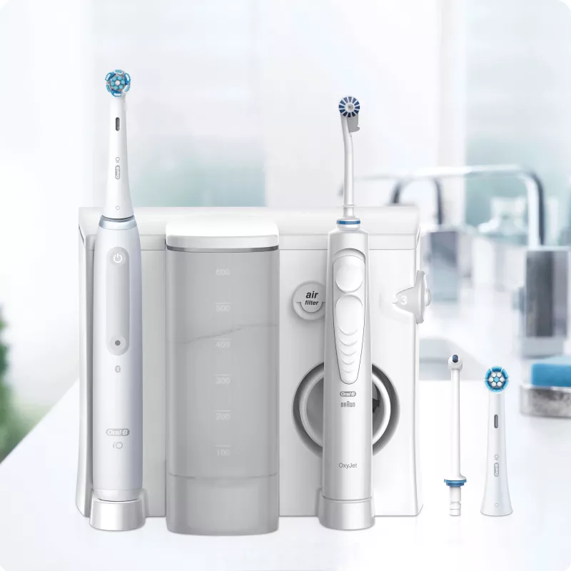 Oral-B iO4 ja OxyJet suuhoolduskeskus, valge