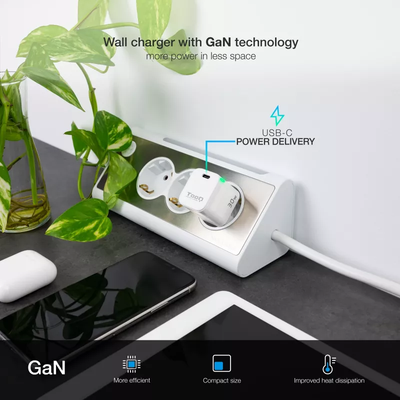 TooQ GAN USB-C/PD seinilaadur 30W, valge, siseruumides, vahelduvvool, valge
