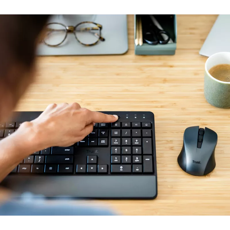 Trust Trezo klaviatuur koos hiirega kontor RF juhtmevaba AZERTY Belgia must