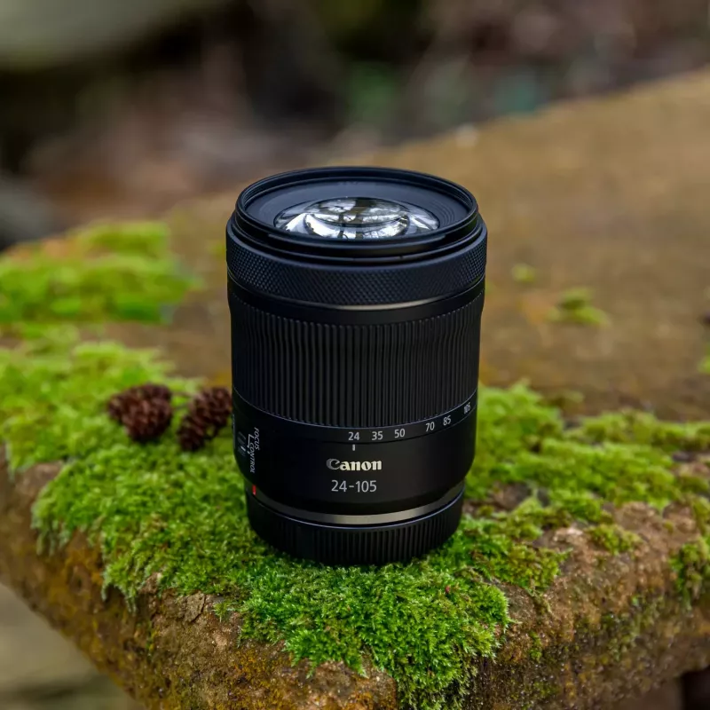 Canon EOS R8 + RF 24-105mm F4-7.1 IS STM MILC 24,2 MP CMOS 6000 x 4000 pikslit must