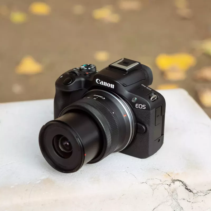 Canon EOS R50 MILC 24,2 MP CMOS 6000 x 4000 pikslit must