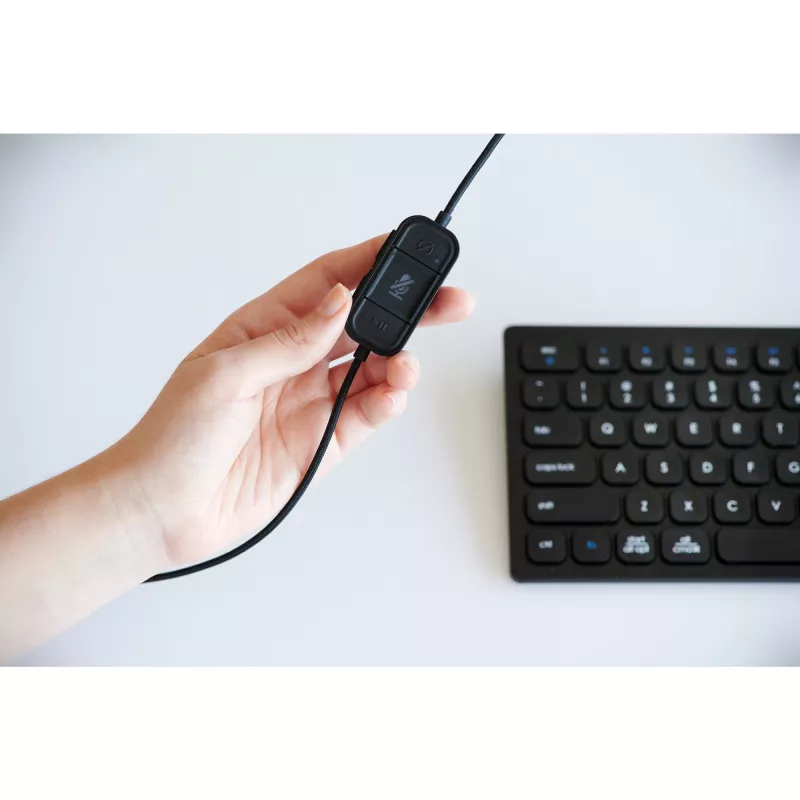 Kensington H1000 USB-C On-Ear-peakomplekt, juhtmega, kõned/muusika, 20–20000 Hz, 190 g, peakomplekt, must