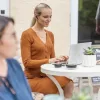 HP Poly Voyager Free 60+M UC Carbon Must kõrvaklapid + BT700 USB-C adapter + puuteekraaniga laadimisümbris