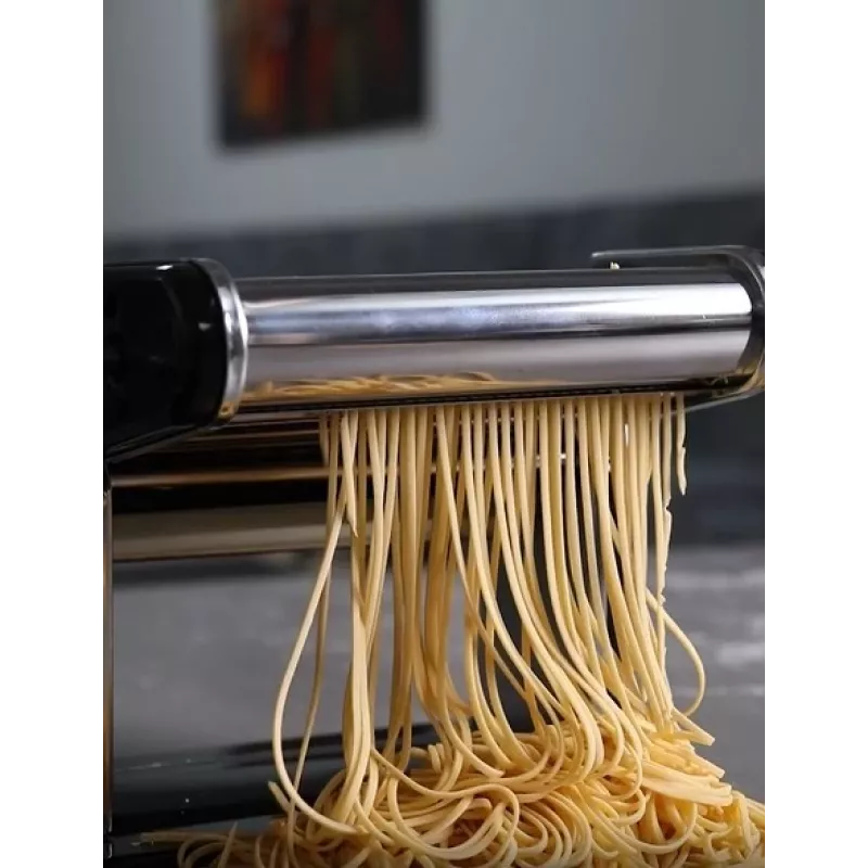Käsitsi juhitav pastamasin GEFU PASTA PERFETTA roostevabast terasest lasanje, tagliatelle ja taglierini jaoks