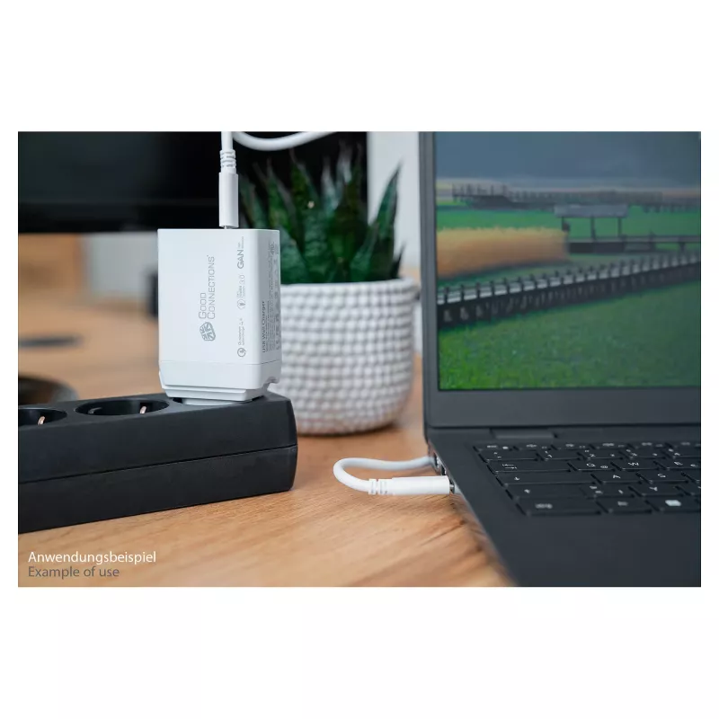 Alcasa PCA-W007W laadija mobiilseadmetele universaalne valge vahelduvvool kiirlaadimine siseruumides (PCA-W007W)