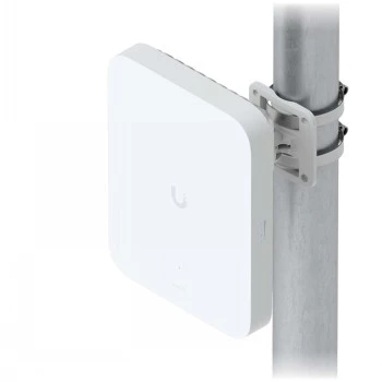 Ubiquiti UniFi 5G Max Outdoor 5G DL kuni 3,6 Gbit/s, 4G DL kuni 1,6 Gbit/s, 1x 2,5G LAN, IPX6 ilmastikukaitse