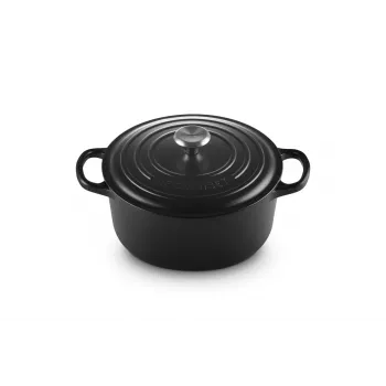Le Creuset Signature 3,3 L ümmargune must