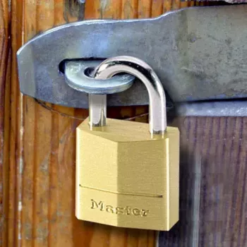 Pagasivõtmelukk MASTER LOCK 20mm laiune massiivsest messingist korpusega tabalukk