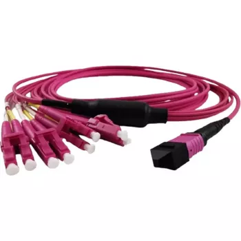 GRAFENTHAL GTOM4MPOU4LCU00500 InfiniBand fiiberoptiline kaabel 5m MPO 4x LC OFC