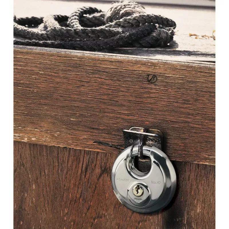 Ketaslukk MASTER LOCK 70mm roostevabast terasest varjestatud sangaga