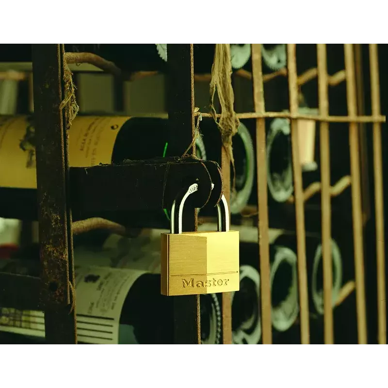 Tabalukk MASTER LOCK 40 mm täismessingist korpusega võtmelukk erinevatele võtmetele kodeerituna