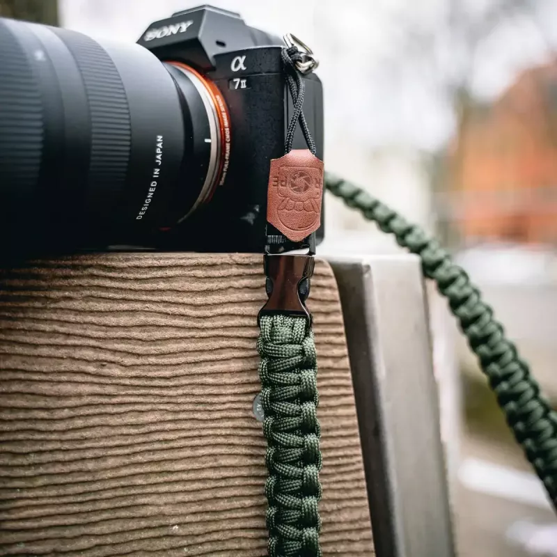 Kaamerarihm Genius C-Rope Traveler digikaameratele, nailon, must/punane, maksimaalne pikkus 100 cm