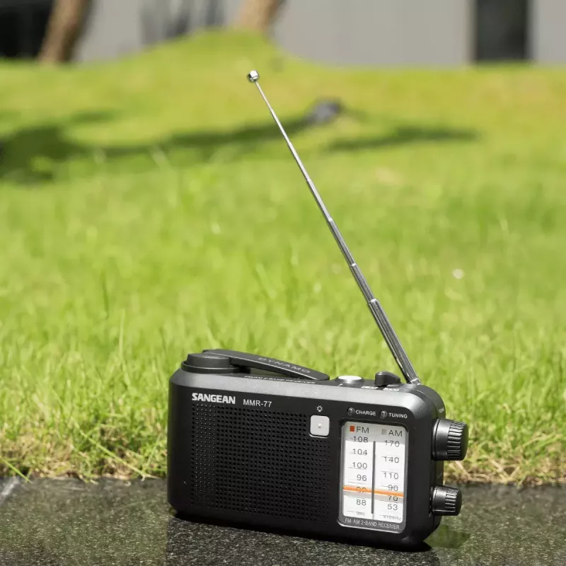 Kaasaskantav raadio Sangean MMR-77 analoog AM FM must 3,5 mm kõrvaklapipesa