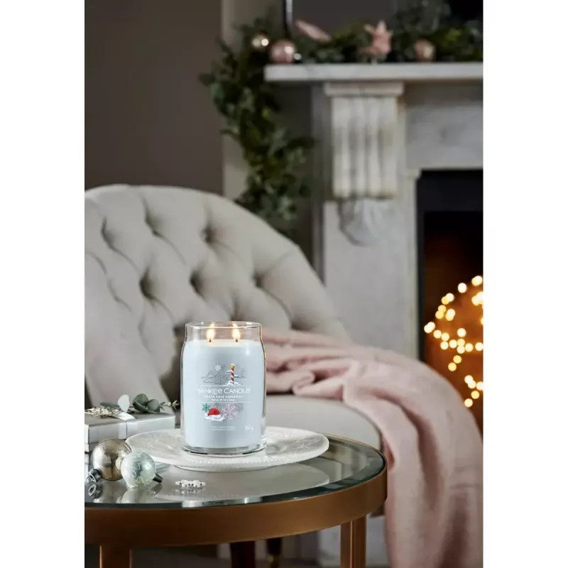 Vahaküünal Yankee Candle North Pole Hideaway sinine 157 mm 567 g