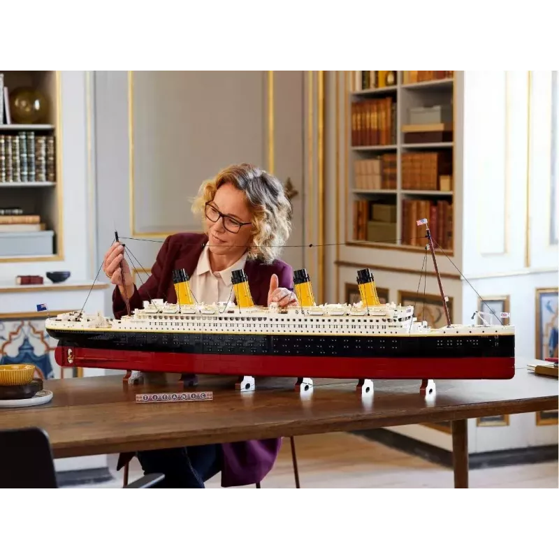 LEGO ehituskomplekt ICONS 10294 Titanic mudelikoopia — 9090 detaili, 18+