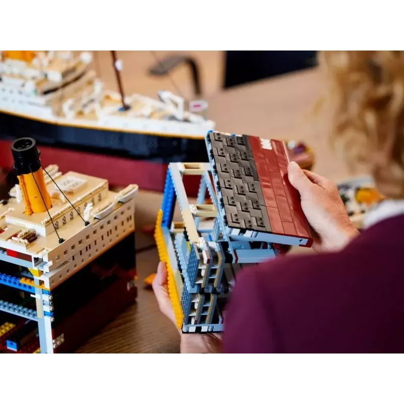 LEGO ehituskomplekt ICONS 10294 Titanic mudelikoopia — 9090 detaili, 18+
