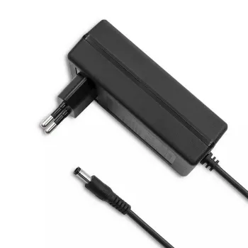 Toiteadapter Qoltec 50779 sisetingimustesse 20 W must