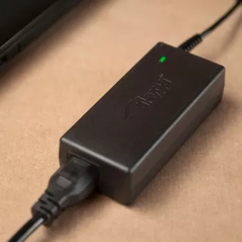 Sülearvuti laadija Akyga AK-ND-85, siseruumides kasutatav vahelduvvooluadapter sisendiga 100–250 V, väljund 12 V 5 A, kaabel 1,2 m, must