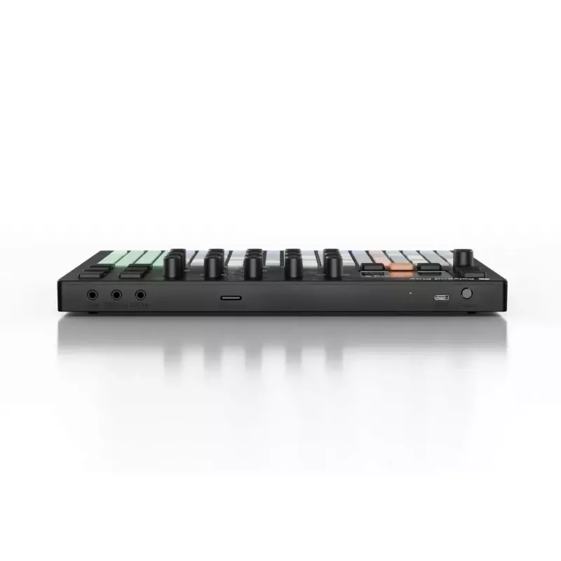 Groovebox Polyend Play - Polyendi riistvaraline groovebox, kompaktne eraldiseisev sekventser ja sämpler