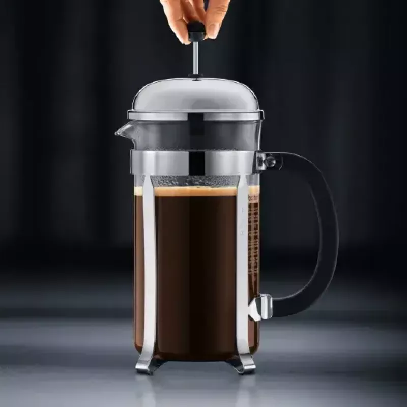 French Press kohvimasin BODUM Chambord 8 tassi, must raam kroomitud ja klaasist karahviniga