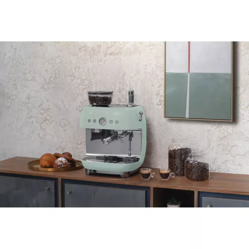 Espressomasin Smeg 2.4L EGF03PGEU