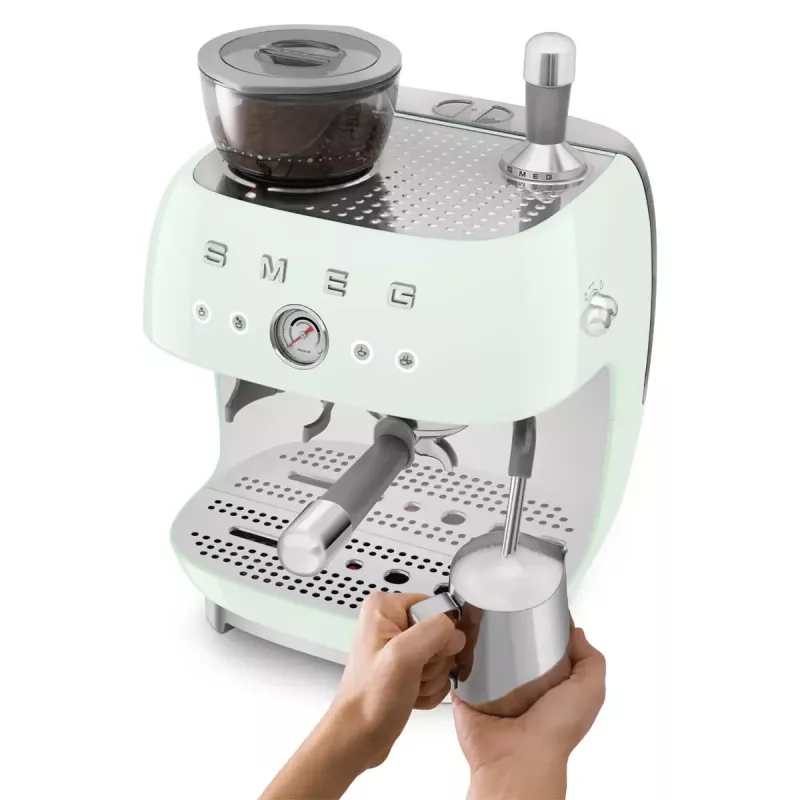 Espressomasin Smeg 2.4L EGF03PGEU