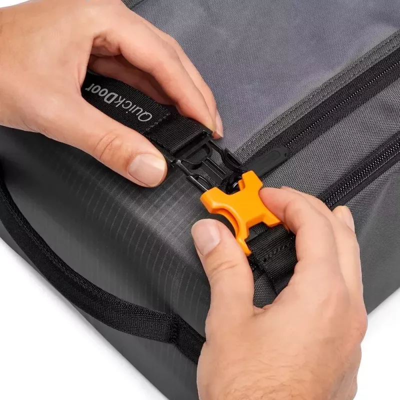 Kompaktne ümbris Lowepro GearUp Creator Box XL II Must Hall