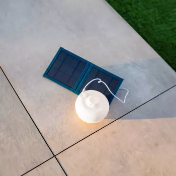 Välisvalgusti päikeseenergial laetav Cherry Bulb lamp NewGarden CHERRY BULB aku, valge korpus, soe valgus