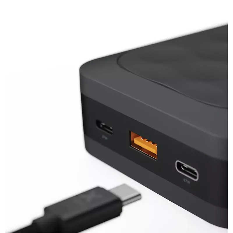 Xtorm 67W Fuel seeria akupank 27000 mAh – südaöömust