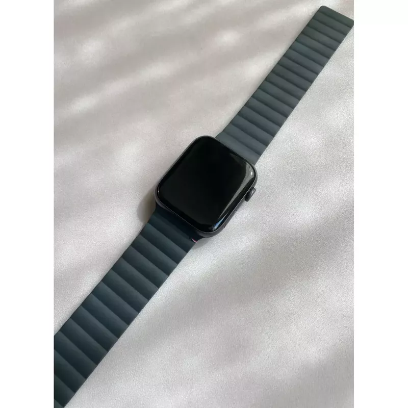 Decoded D21AWS44TS3SCL Charcoal Silicone Magnetic Traction Strap