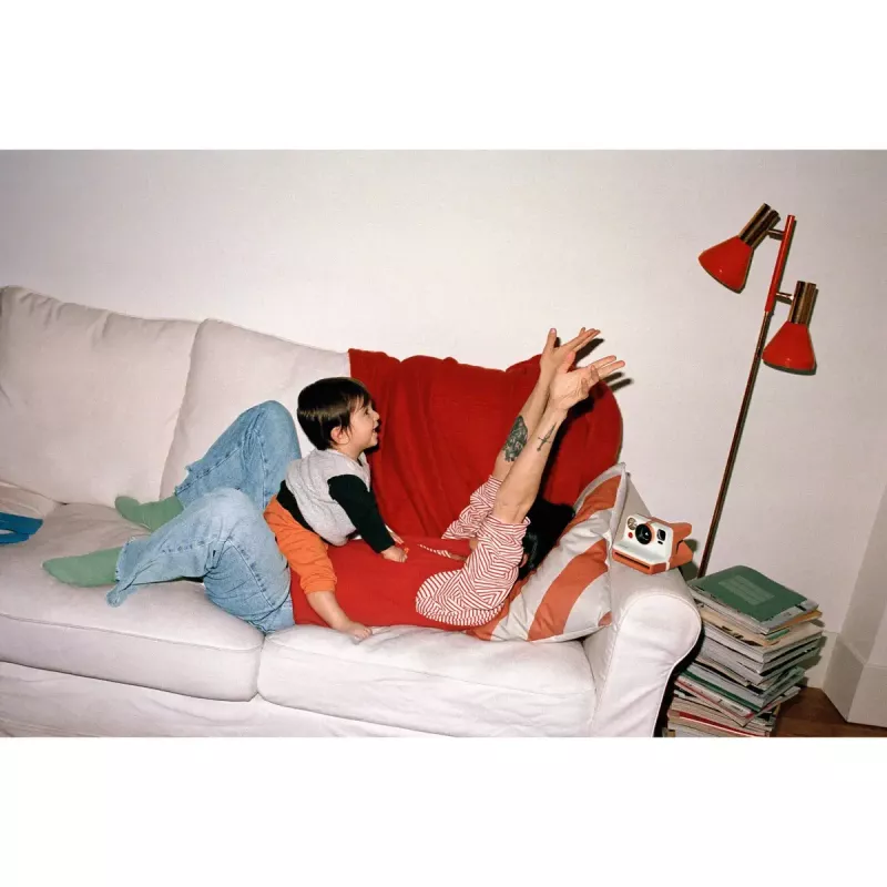 Hetkkaamera POLAROID Now Gen 3 Coral 9156 — analooghetkfilmikaamera, värv Coral