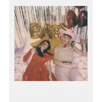 Hetkkaamera POLAROID Now Gen 3 kollane — mudel 9158, analoog-hetkprindi kaamera, integreeritud välklamp