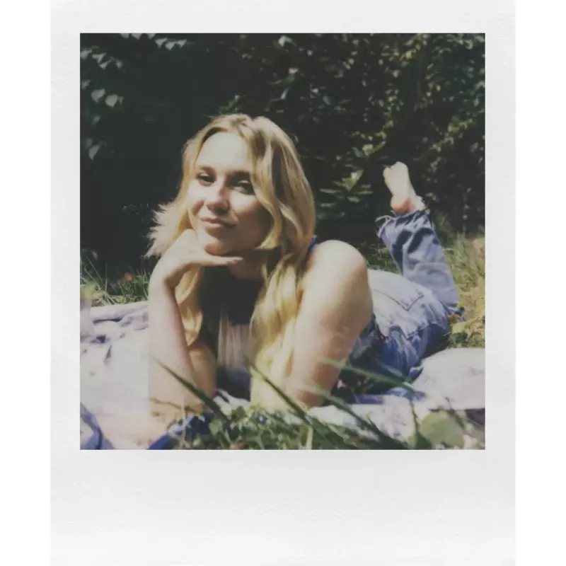 Hetkkaamera POLAROID Now Gen 3 kollane — mudel 9158, analoog-hetkprindi kaamera, integreeritud välklamp