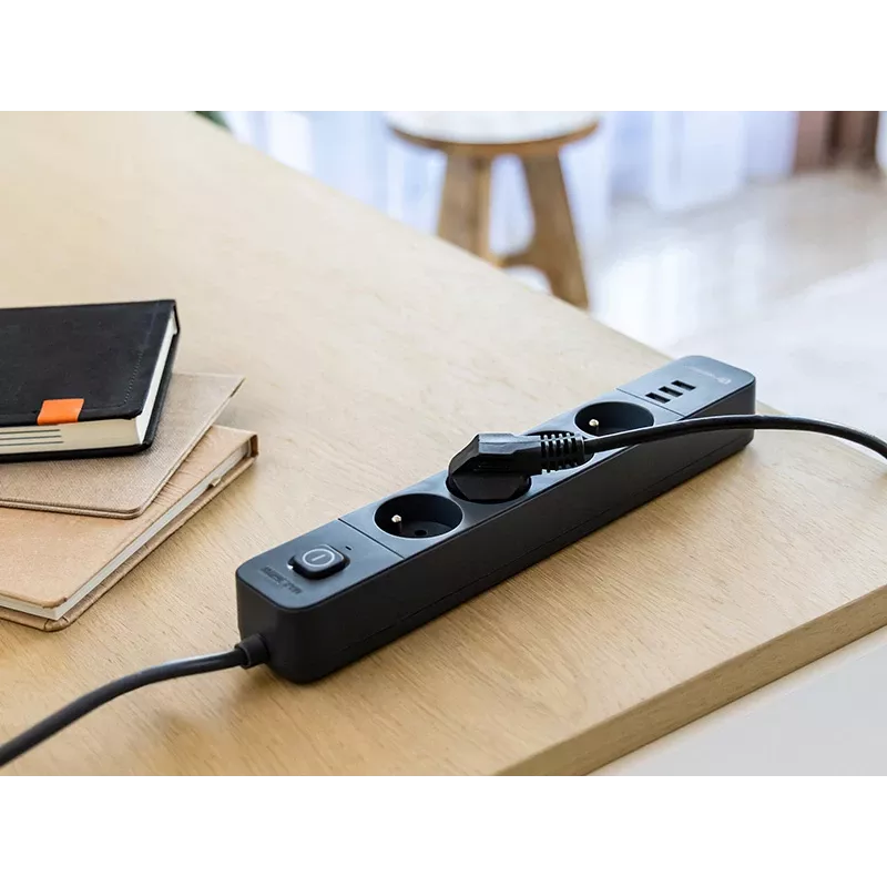 Tracer 47685 Power Line+ 5m (4 pistikupesa + 3x USB A)