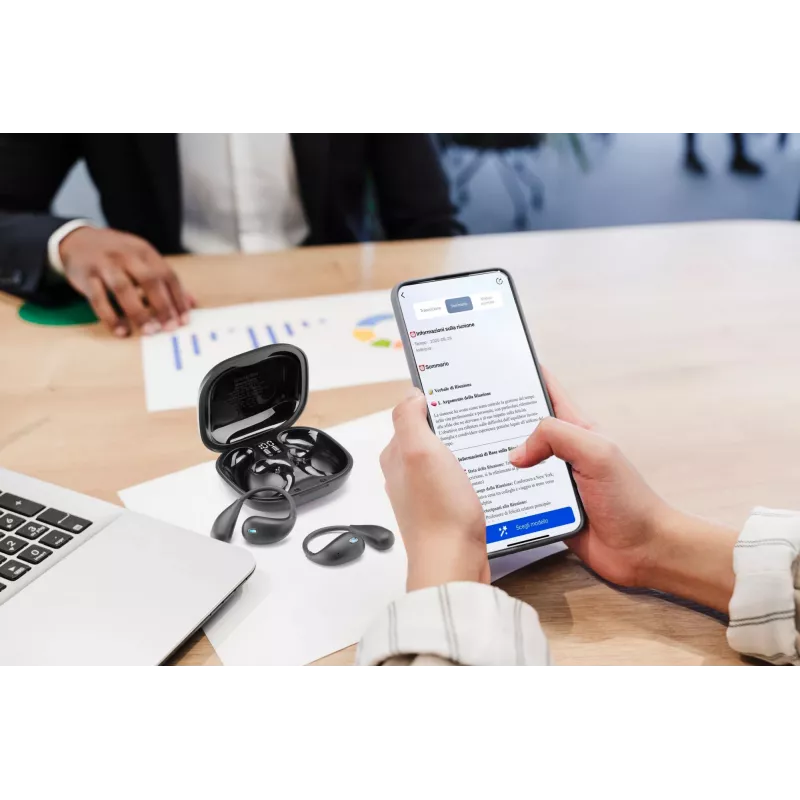 Cellularline Nebit – TWS-tõlk NEBIT TWS kõrvaklapid reaalajas tõlkefunktsiooniga. Elegantsed ja intelligentsed, loodud keelebarjääride murdmiseks ning kohese suhtluse ja transkriptsiooni toetamiseks.