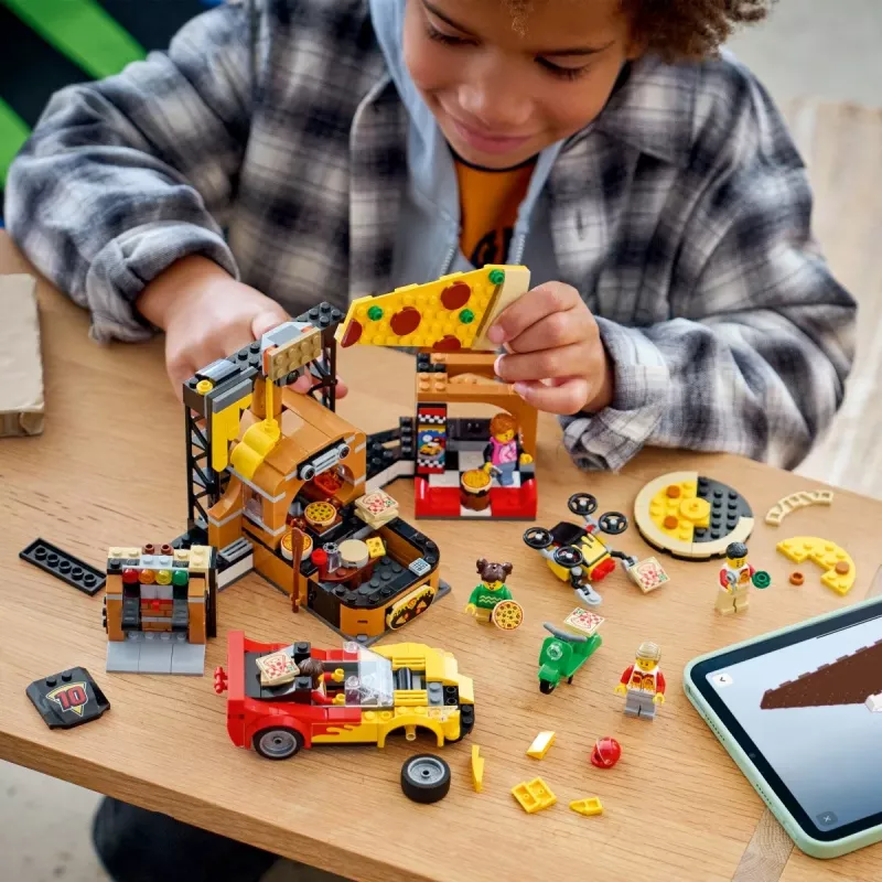 LEGO City 60496 Pitsa kohaletoomise elamus sõidukitega (494 osa)